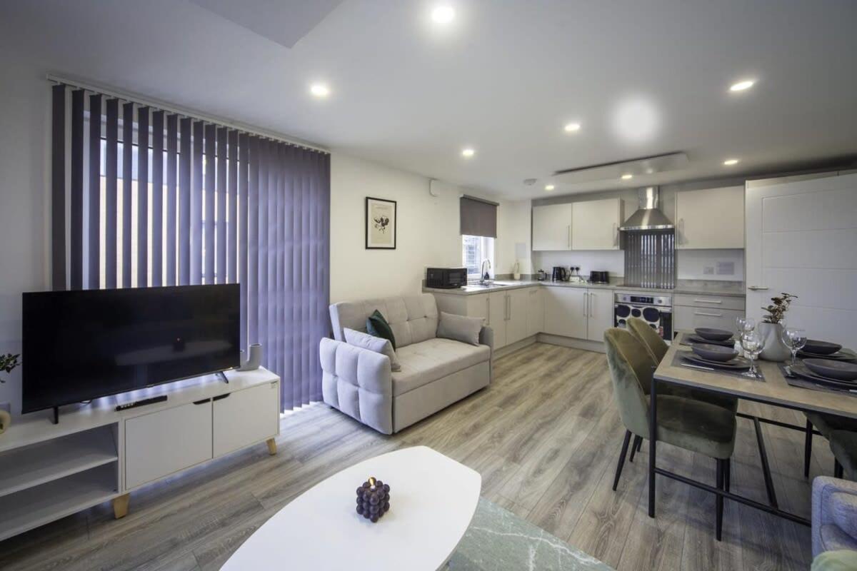 Modern And Bright 2 Bed Apartment In Ashford Ashford  Buitenkant foto